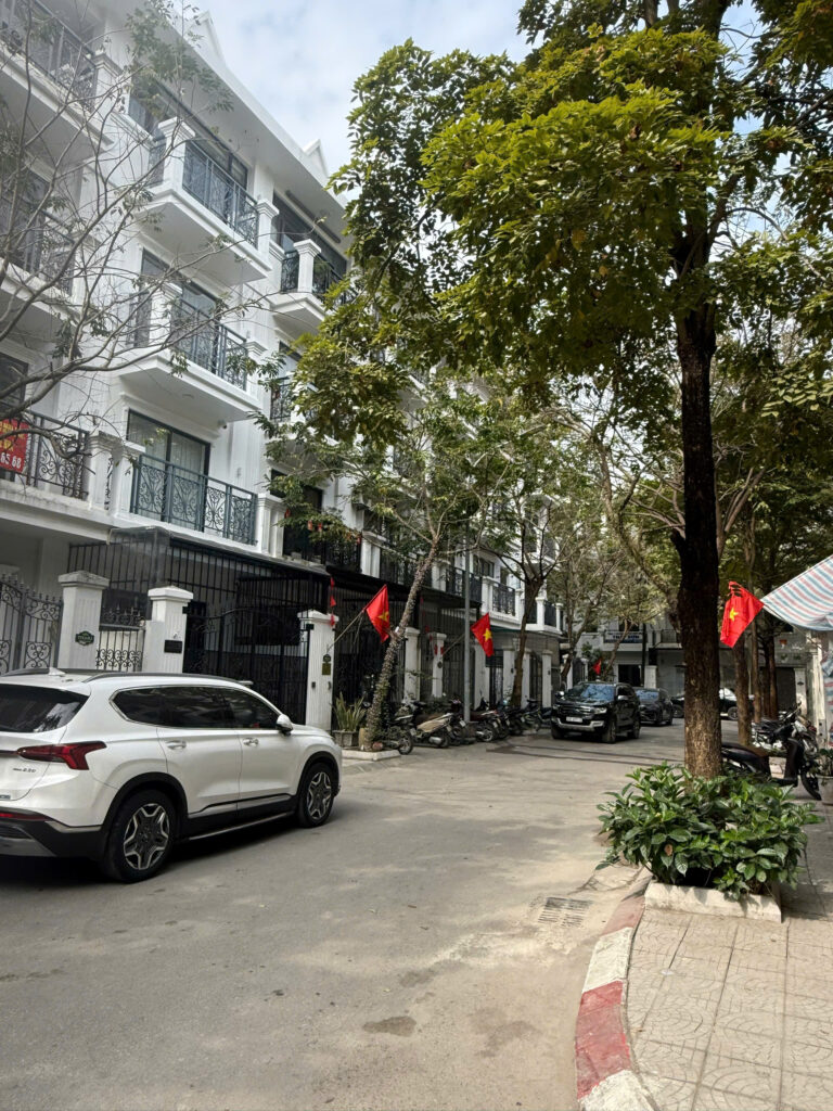 Bán liền kề Hacinco Nguyễn Xiển 73,5m, nhà 5 tầng, hướng Đông Nam