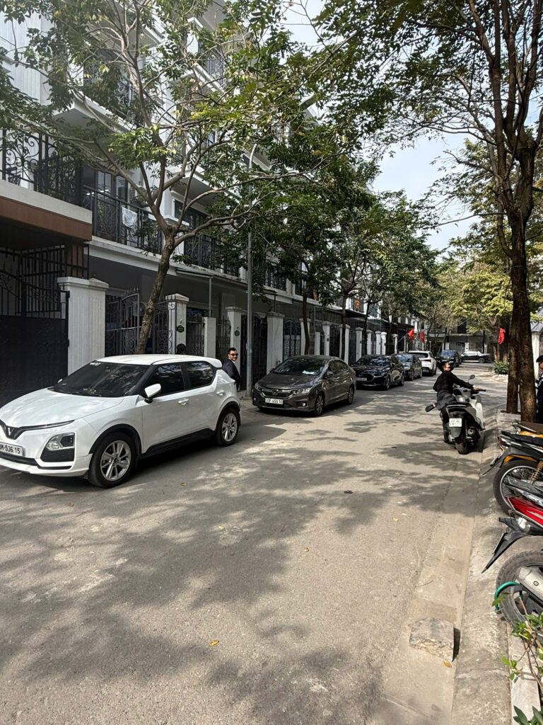 Bán liền kề Hacinco Nguyễn Xiển 73,5m, nhà 5 tầng, hướng Đông Nam