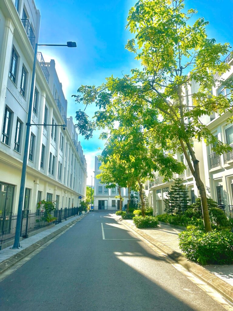 Bán biệt thự The Manor Central Park 200m2, 4 tầng, có thang máy, hồ bơi, gara để xe