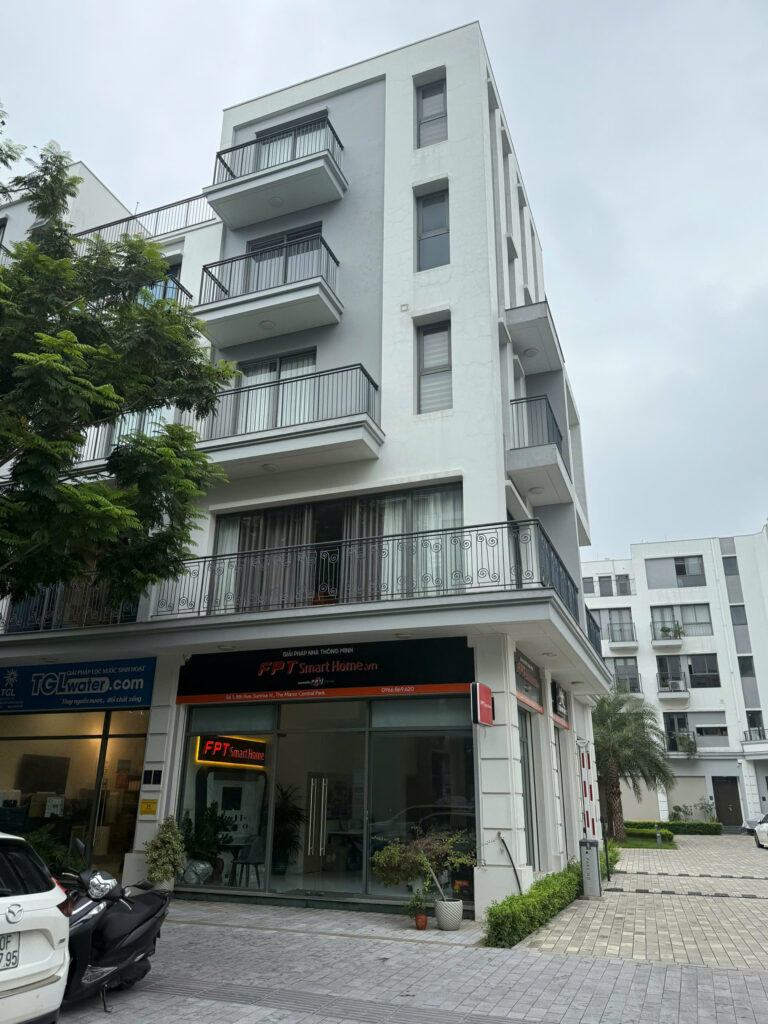 Cho thuê căn góc Shophouse The Manor Central Park 99m2, 5 tầng, hướng ĐN