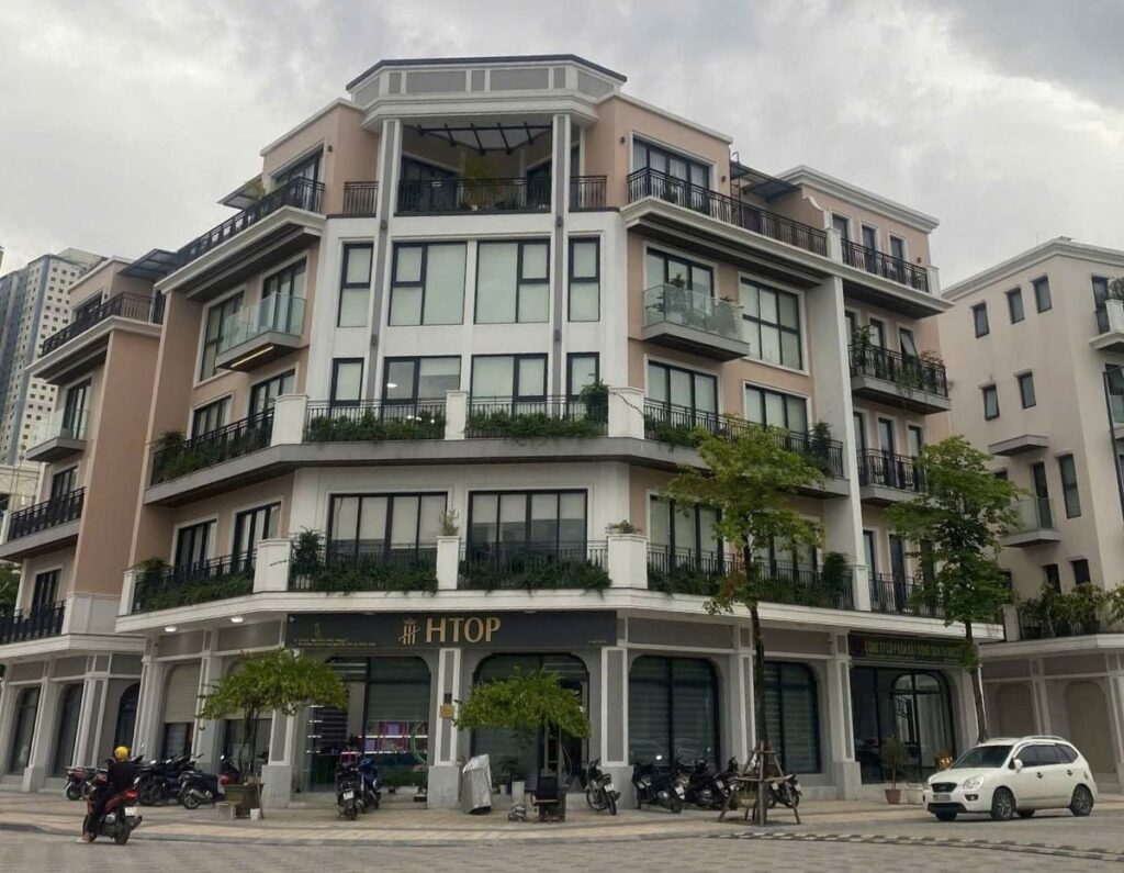 Cho thuê căn góc Shophouse 3 mặt tiền tại KĐT The Manor Central Park
