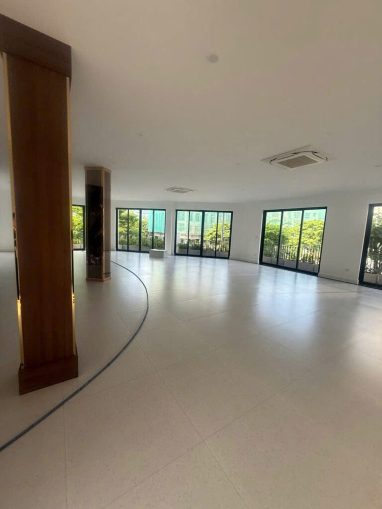 Cho thuê căn góc Shophouse 3 mặt tiền tại KĐT The Manor Central Park
