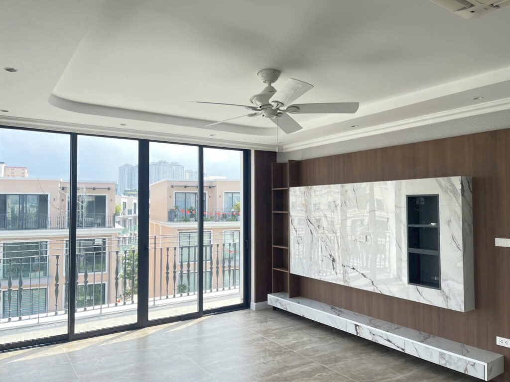 Cho thuê căn góc Shophouse 3 mặt tiền tại KĐT The Manor Central Park