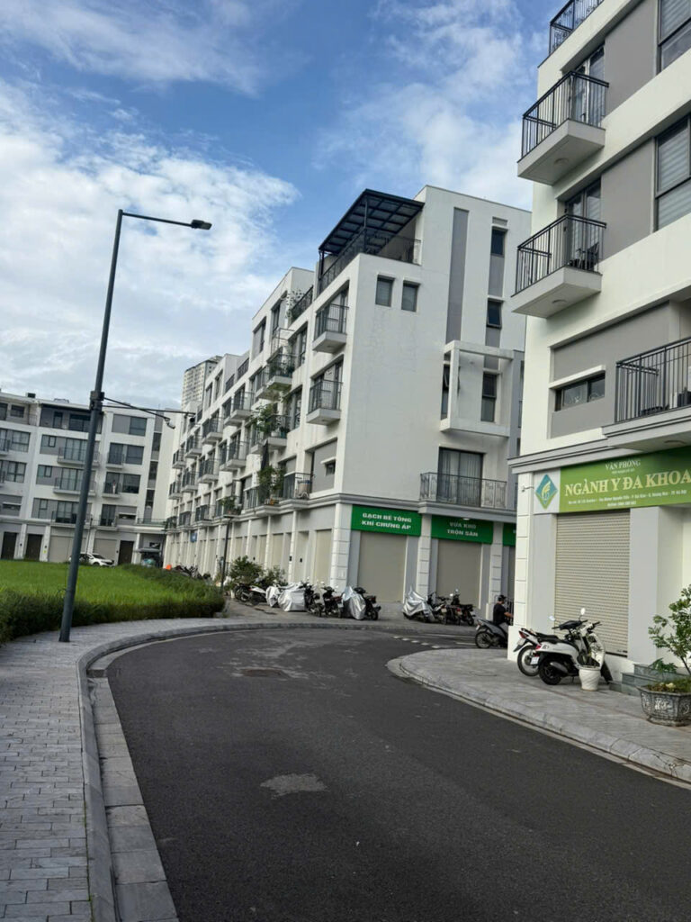 Bán shophouse The Manor Central Park 125m2, căn góc 3 mặt tiền, hiện đang cho thuê