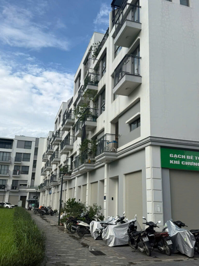 Bán shophouse The Manor Central Park 125m2, căn góc 3 mặt tiền, hiện đang cho thuê