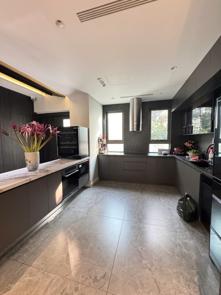 Bán biệt thự The Manor Central Park 4 tầng, 160m2, full nội thất cao cấp, có thang máy