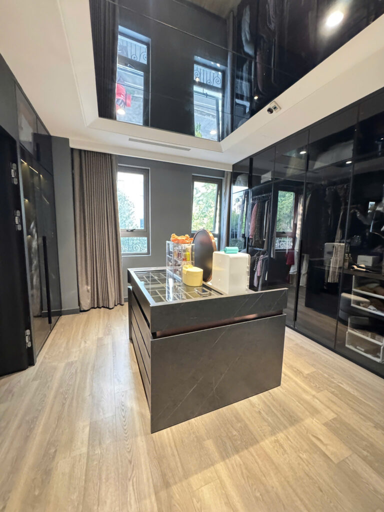 Bán biệt thự The Manor Central Park 4 tầng, 160m2, full nội thất cao cấp, có thang máy