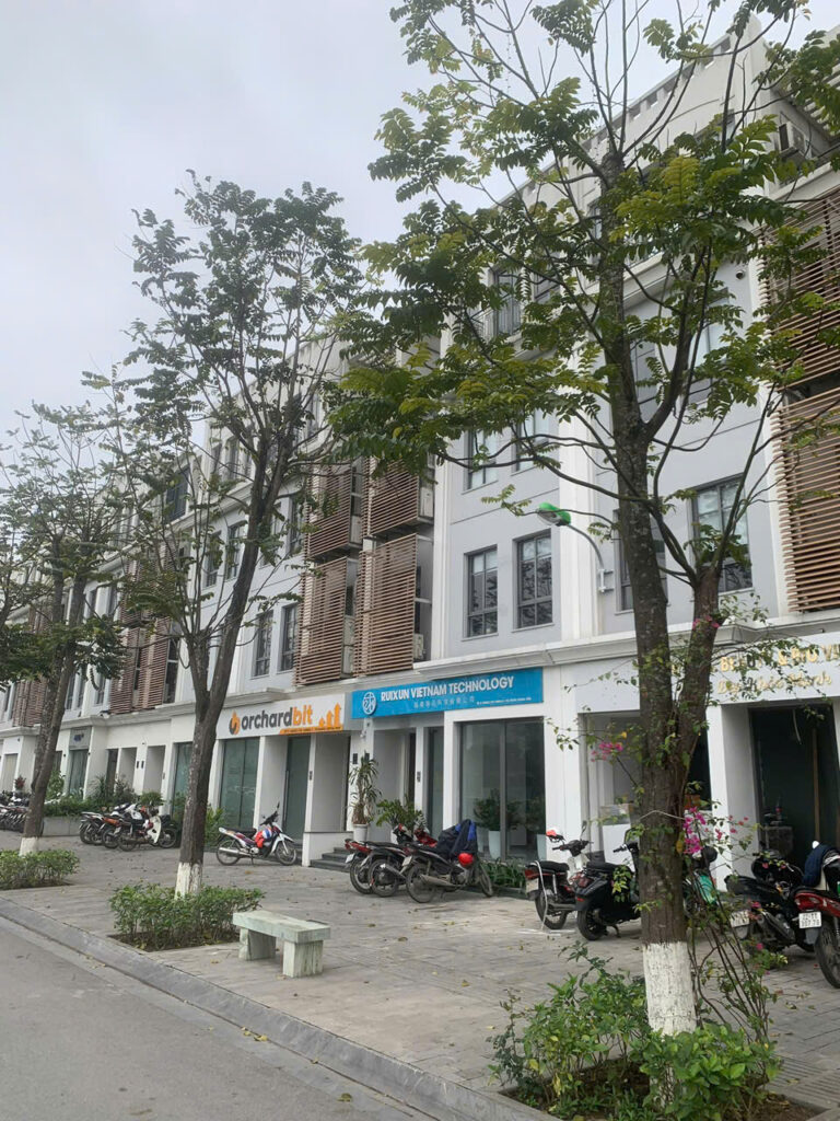 Bán liền kề The Manor Central Park 99m2, 4 tầng, nhìn ra đường Nguyễn Xiển
