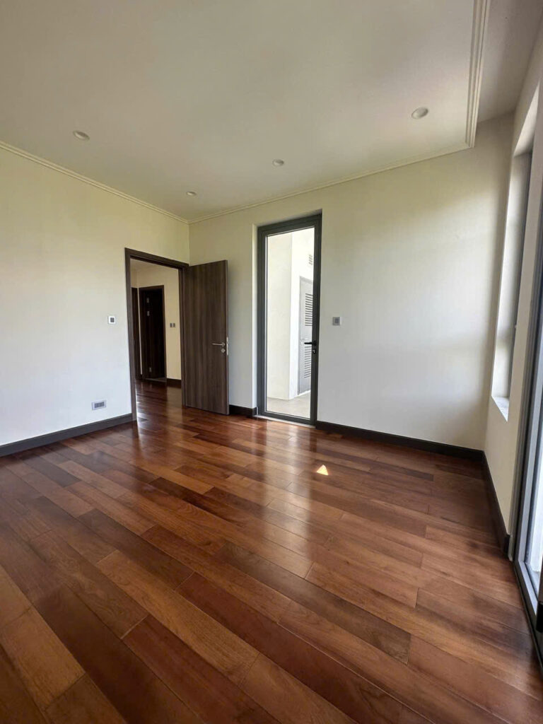 Bán liền kề The Manor Central Park 99m2, 4 tầng, nhìn ra đường Nguyễn Xiển