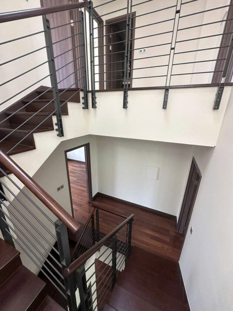 Bán liền kề The Manor Central Park 99m2, 4 tầng, nhìn ra đường Nguyễn Xiển