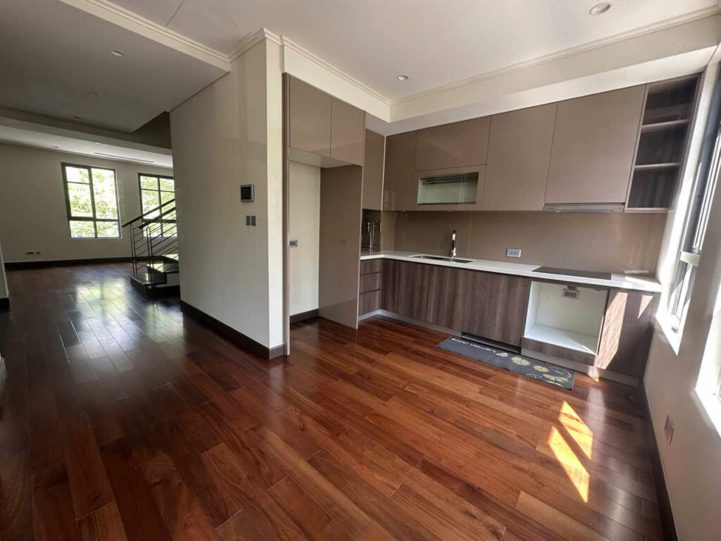 Bán liền kề The Manor Central Park 99m2, 4 tầng, nhìn ra đường Nguyễn Xiển